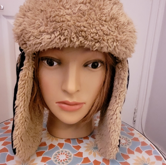 GAP Kids Tapper Winter Hat - Picture 5 of 8